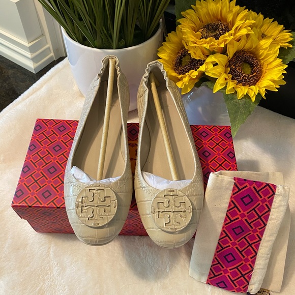 Tory Burch Woman’s Minnie Travel Ballet Flat - Picture 2 of 6